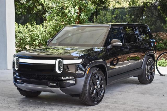 2024 Rivian R1S Adventure