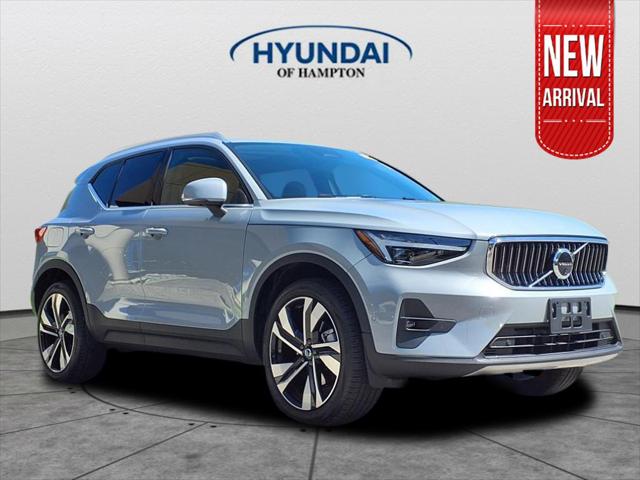 2024 Volvo XC40 B5 Ultimate Bright Theme