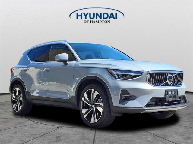 2024 Volvo XC40 B5 Ultimate Bright Theme