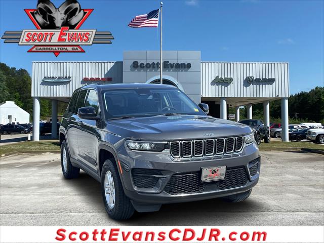 2023 Jeep Grand Cherokee Laredo 4x2