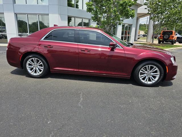 2021 Chrysler 300 Touring L