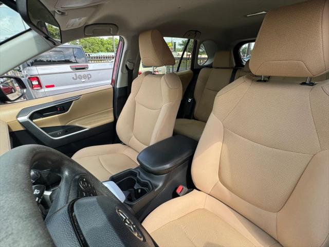 2019 Toyota RAV4 LE