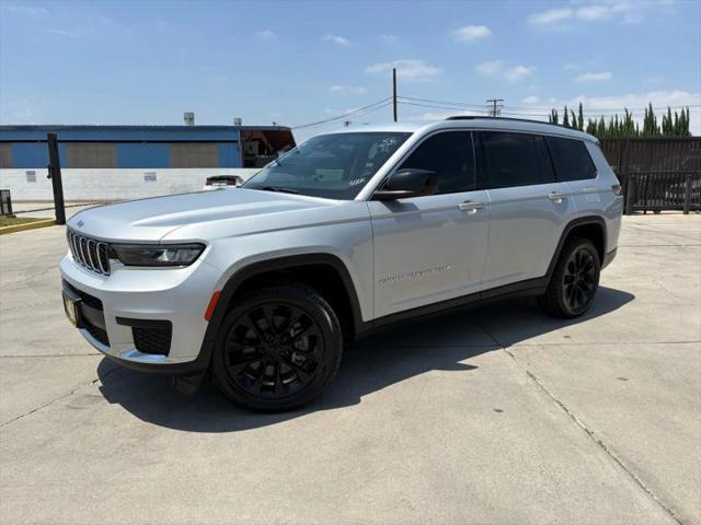 2023 Jeep Grand Cherokee L Laredo 4x4