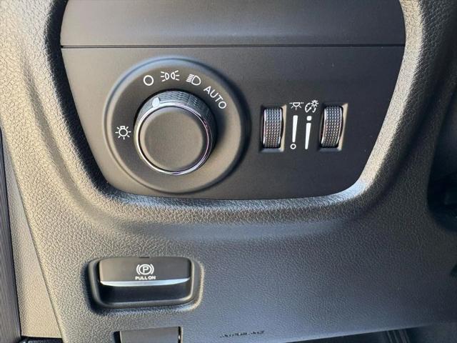 2023 Jeep Grand Cherokee L Laredo 4x4