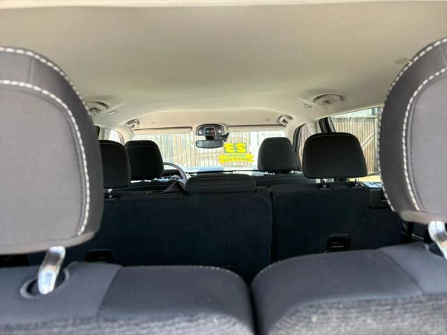 2023 Jeep Grand Cherokee L Laredo 4x4