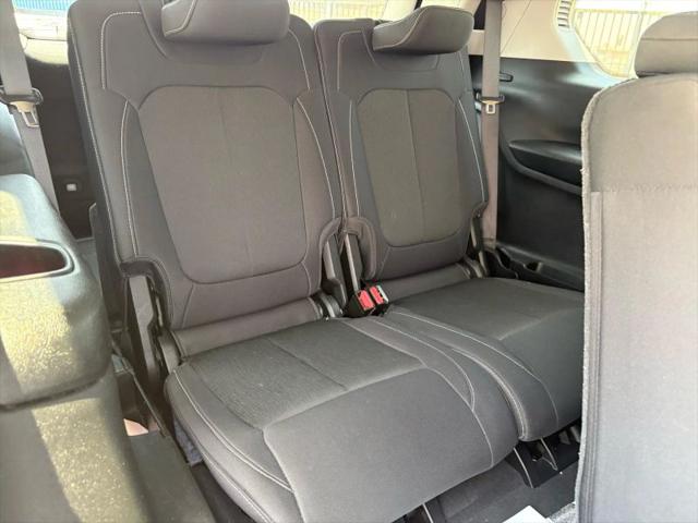 2023 Jeep Grand Cherokee L Laredo 4x4