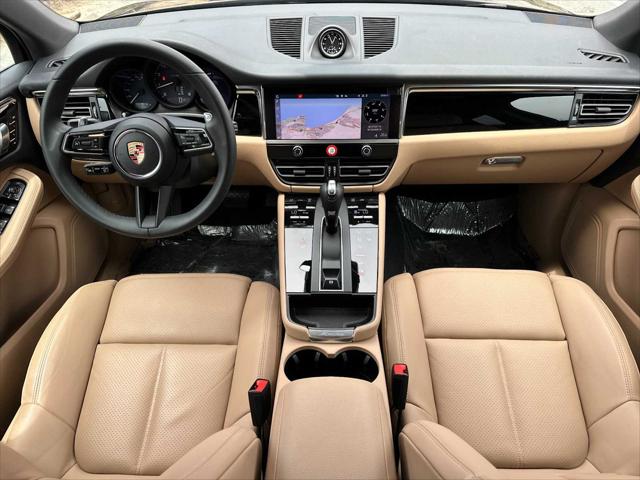 2025 Porsche Macan T