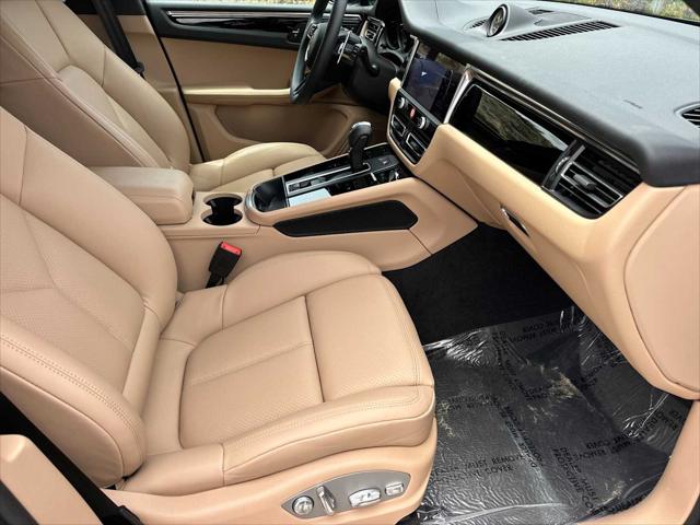 2025 Porsche Macan T