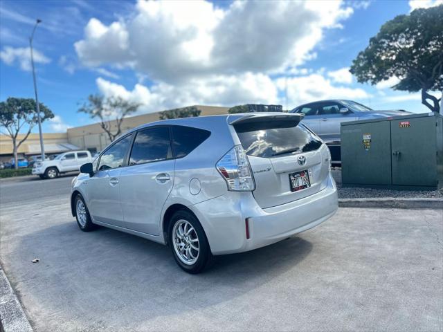 2012 Toyota Prius v Five