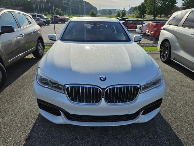 2016 BMW 750i 750i