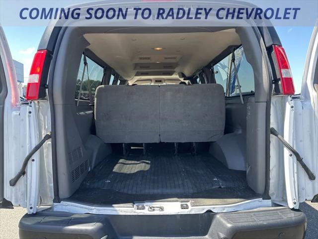 2022 Chevrolet Express Passenger RWD 3500 Extended Wheelbase LS