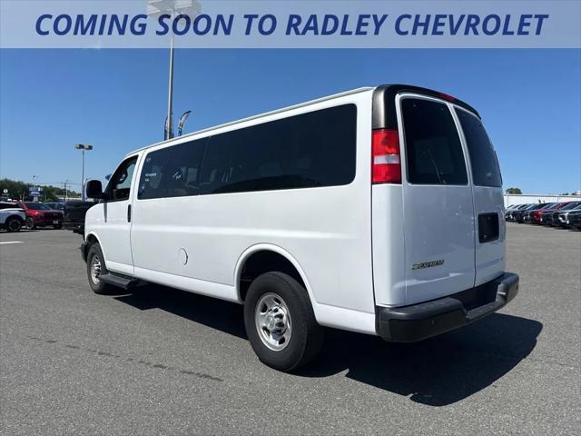 2022 Chevrolet Express Passenger RWD 3500 Extended Wheelbase LS