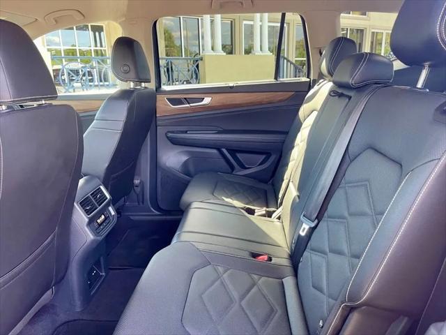 2025 Volkswagen Atlas 2.0T SE w/Technology