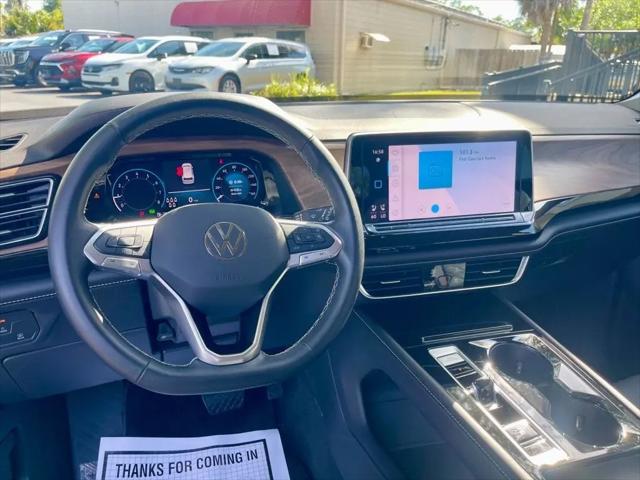 2025 Volkswagen Atlas 2.0T SE w/Technology