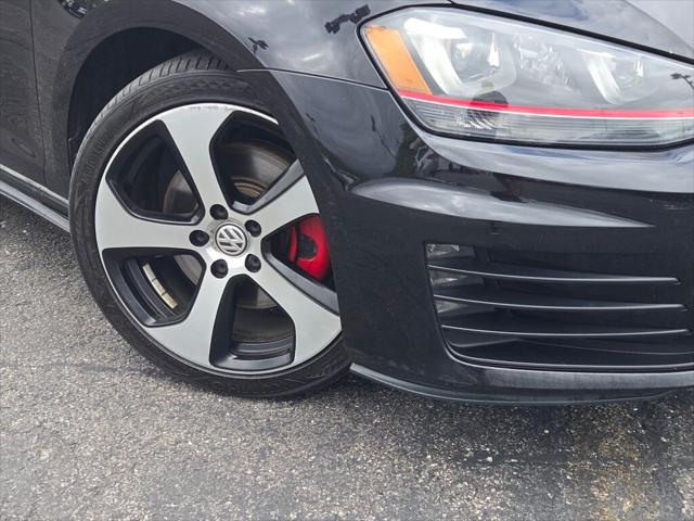 2015 Volkswagen Golf GTI 2.0T SE 4-Door