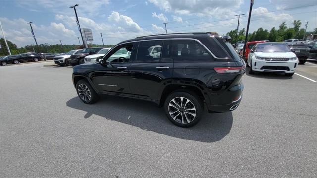 2023 Jeep Grand Cherokee Overland 4x2