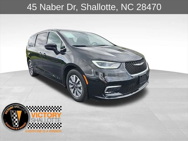 2023 Chrysler Pacifica Hybrid Touring L