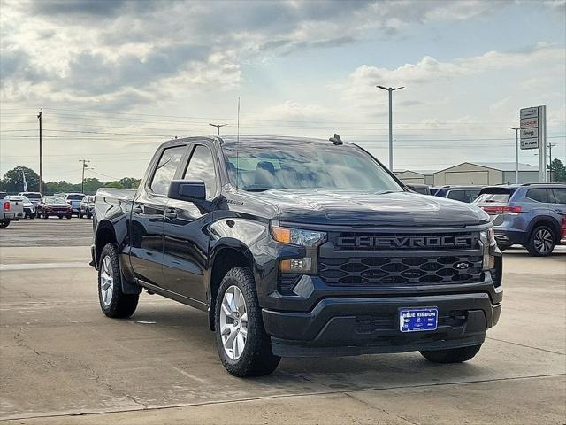 2022 Chevrolet Silverado 1500 4WD Crew Cab Short Bed Custom