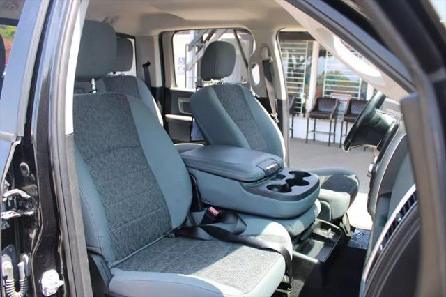 2019 Ram 1500 Classic SLT Crew Cab 4x4 6'4" Box