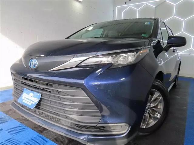 2021 Toyota Sienna LE for sale in Manassas, VA