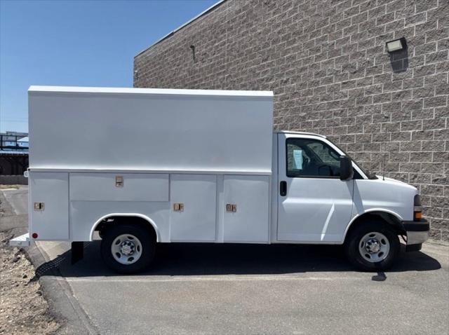 2025 Chevrolet Express Cutaway Work Van