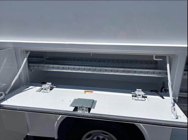 2025 Chevrolet Express Cutaway Work Van