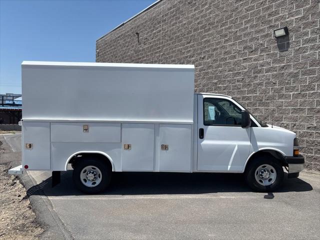 2025 Chevrolet Express Cutaway Work Van