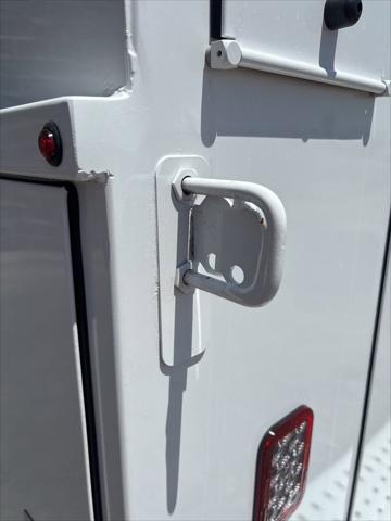 2025 Chevrolet Express Cutaway Work Van