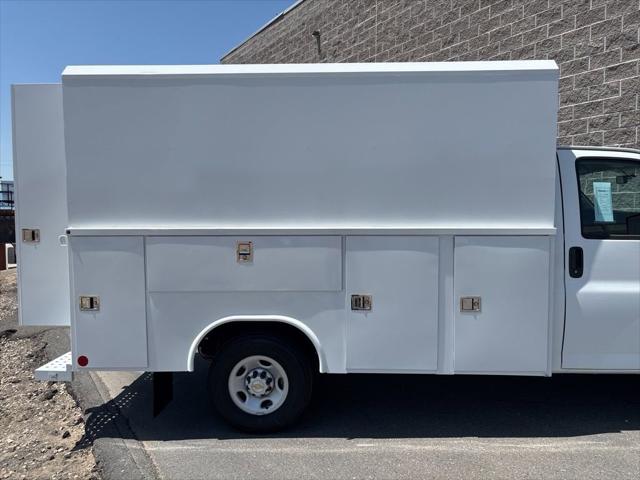 2025 Chevrolet Express Cutaway Work Van