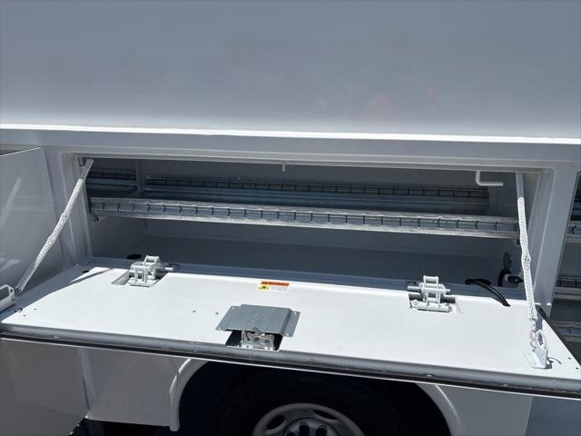 2025 Chevrolet Express Cutaway Work Van
