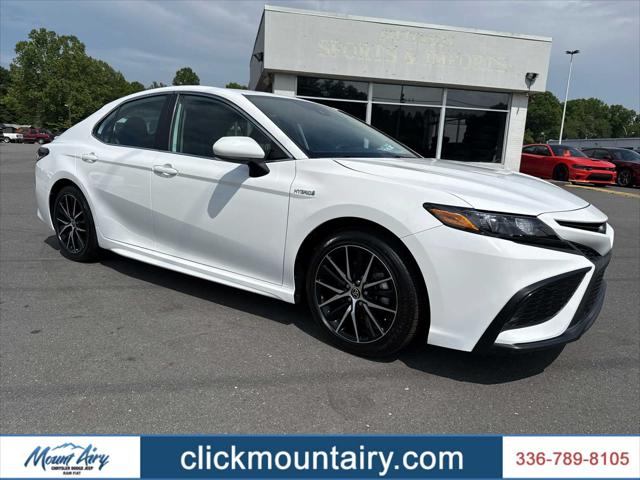 2021 Toyota Camry SE Hybrid