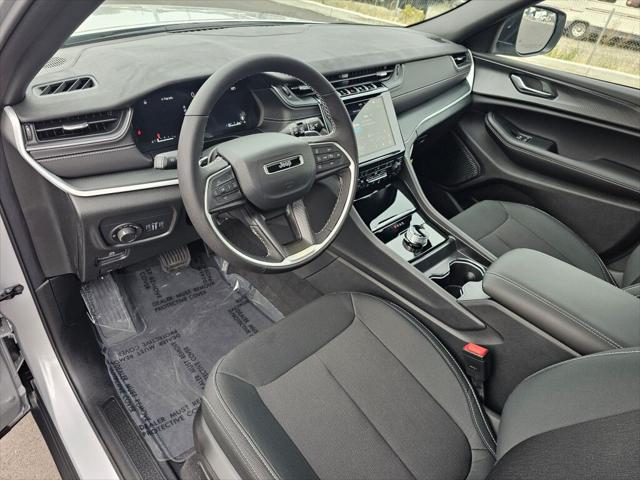 2025 Jeep Grand Cherokee GRAND CHEROKEE LAREDO X 4X4 2025 Jeep Grand Cherokee GRAND CHEROKEE LAREDO X 4X4