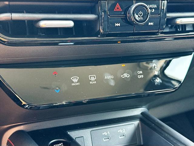 2025 Nissan Kicks SR FWD