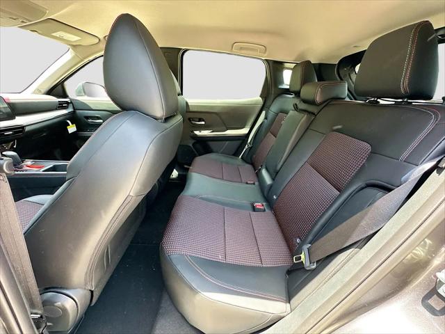 2025 Nissan Kicks SR FWD