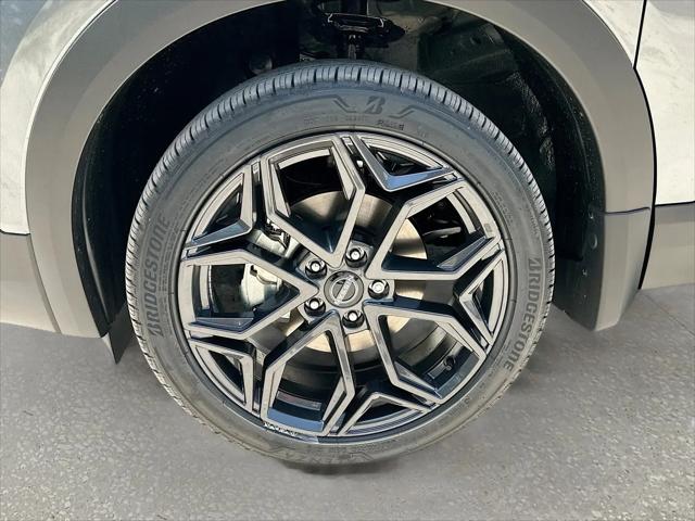 2025 Nissan Kicks SR FWD