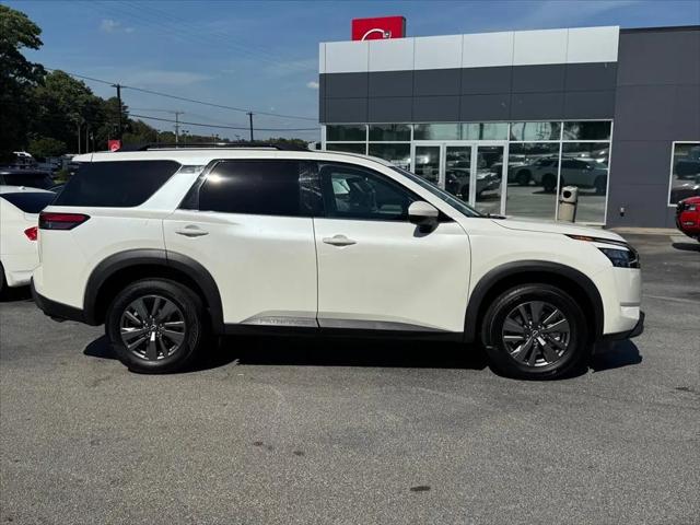 2024 Nissan Pathfinder SV FWD
