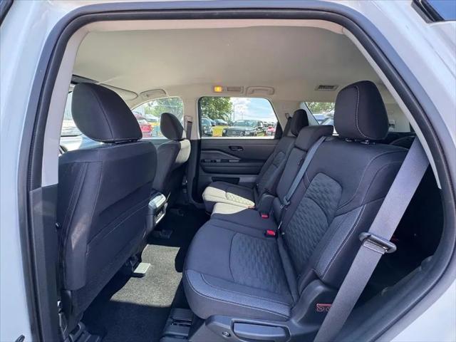 2024 Nissan Pathfinder SV FWD