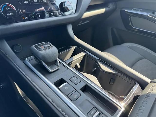 2024 Nissan Pathfinder SV FWD