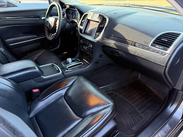 2023 Chrysler 300 Touring L