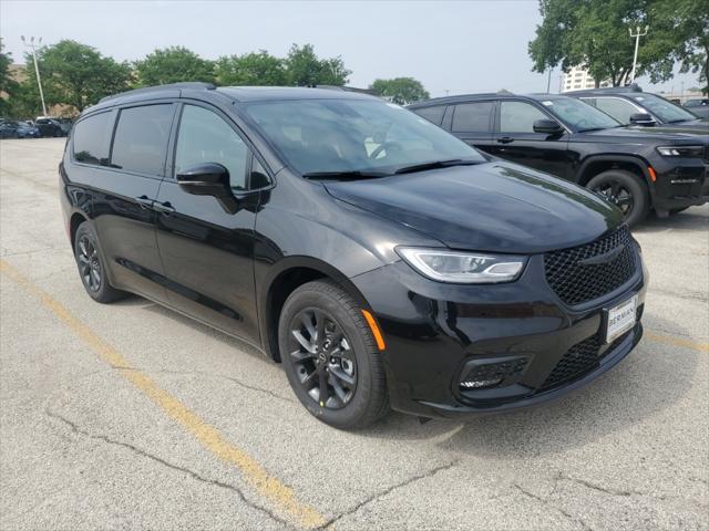 2025 Chrysler Pacifica PACIFICA SELECT