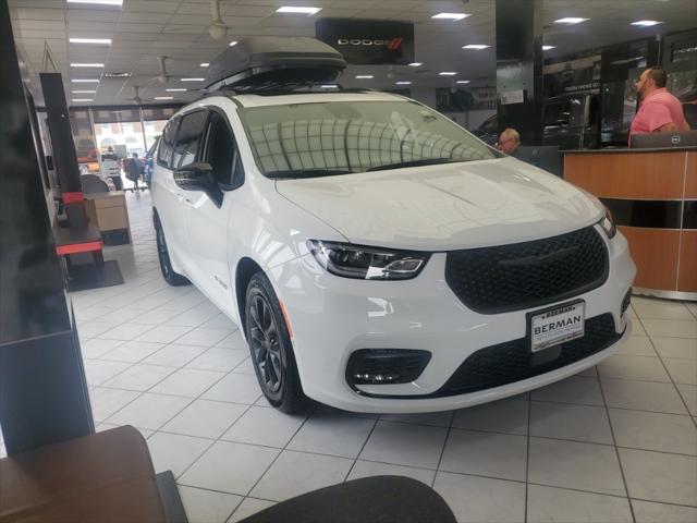 2025 Chrysler Pacifica PACIFICA SELECT