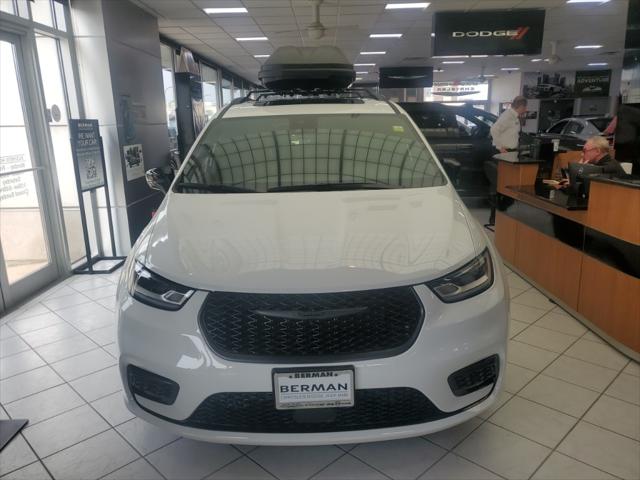 2025 Chrysler Pacifica PACIFICA SELECT