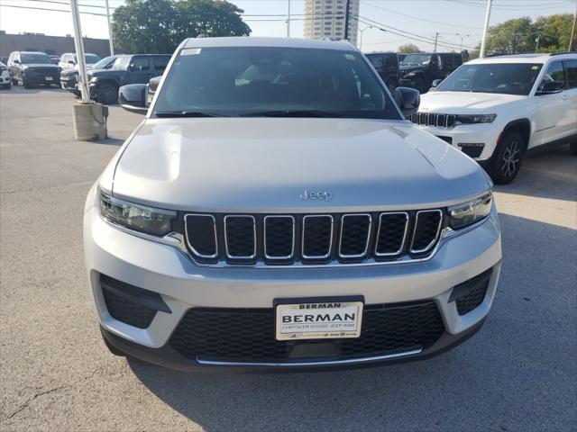 2025 Jeep Grand Cherokee GRAND CHEROKEE LAREDO X 4X4