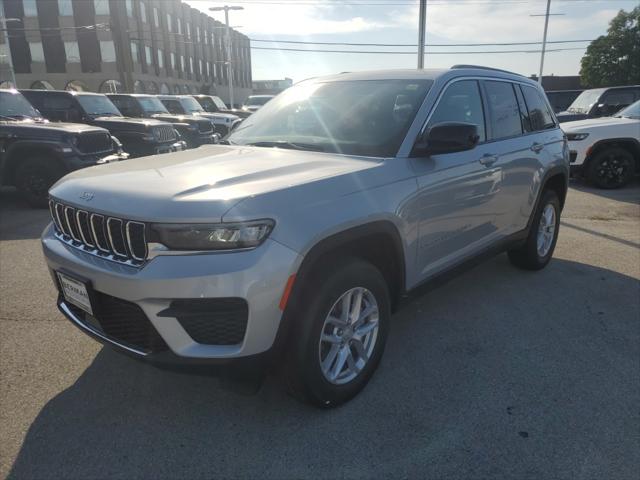 2025 Jeep Grand Cherokee GRAND CHEROKEE LAREDO X 4X4