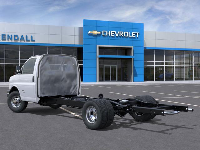 2025 Chevrolet Express Cutaway 4500 Van