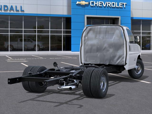 2025 Chevrolet Express Cutaway 4500 Van