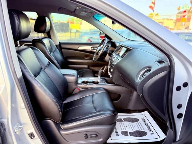 2018 Nissan Pathfinder SL