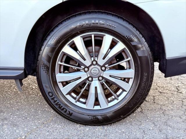 2018 Nissan Pathfinder SL