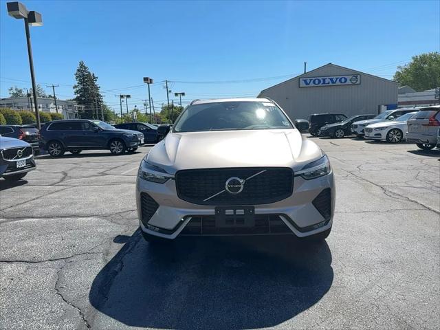 2024 Volvo XC60 B5 Core Dark Theme