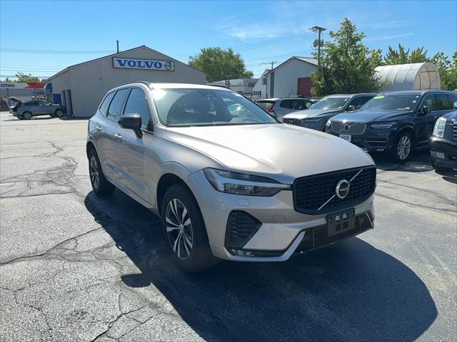2024 Volvo XC60 B5 Core Dark Theme